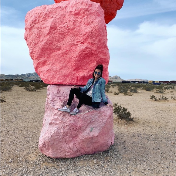 Meet your Posher, Colbie - Picture 7 of 14